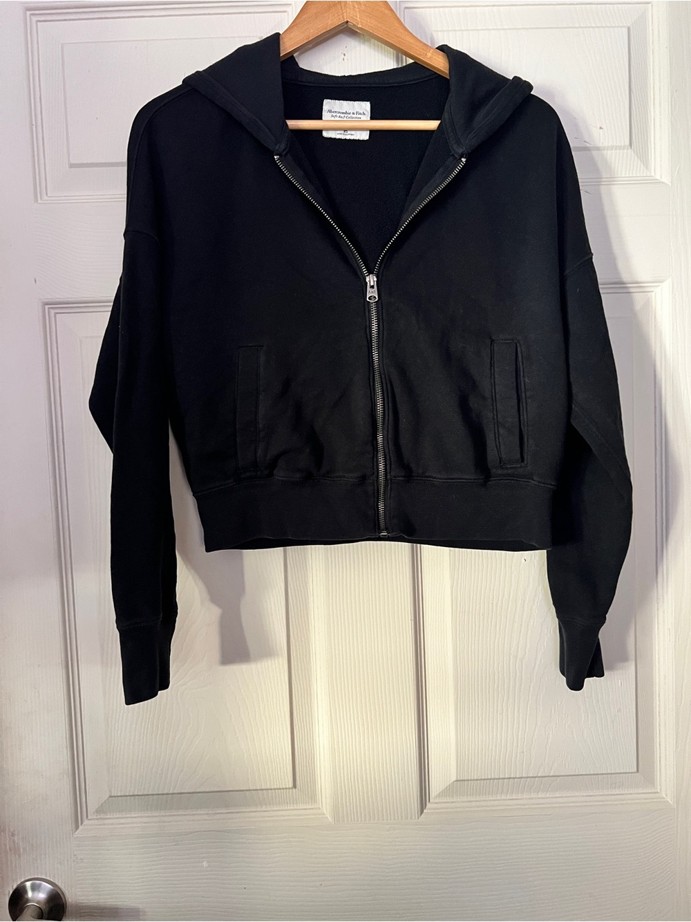 Abercrombie & Fitch Essential Cropped Full-Zip Hoodie Black XS
